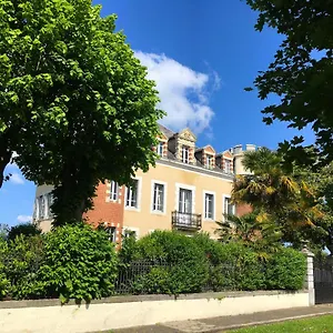 Le Château - D'hôtes De Charme Couette-café